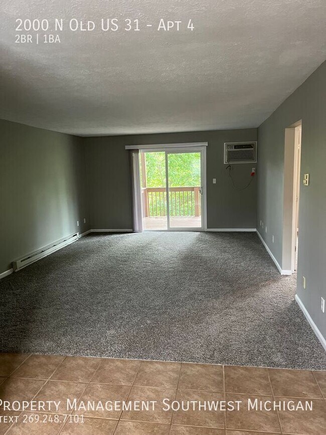 Building Photo - 2000 US-31