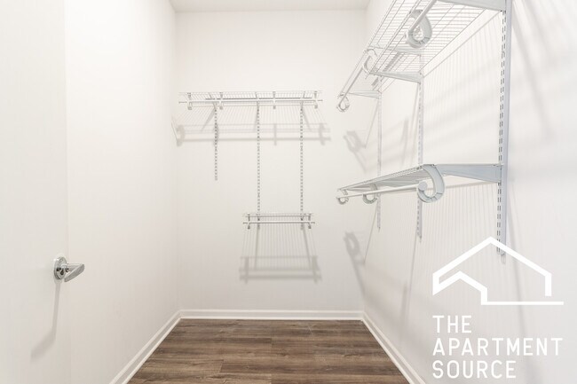 Building Photo - 2550 S Wabash Ave