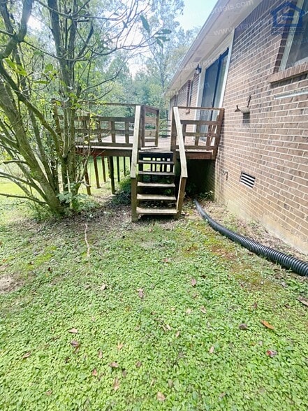 Building Photo - 2050 Wildwood Rd