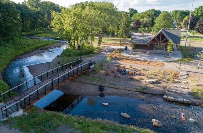 Building Photo - 5203 France Ave S