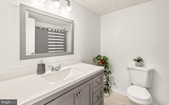 Building Photo - 20321 Watkins Meadow Dr