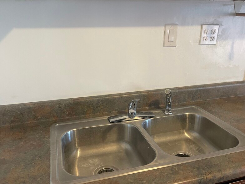 Building Photo - 1118 N Norman Ct