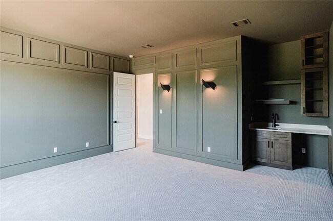 Building Photo - 1201 Friends Cv