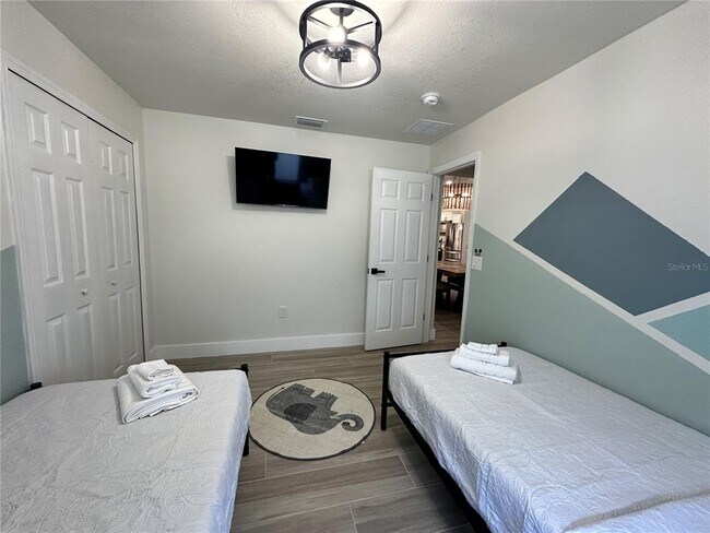 Building Photo - 17410 Woodcrest Way