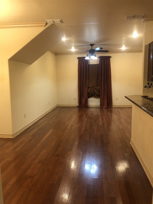 Building Photo - 8216 Casa Verde Rd