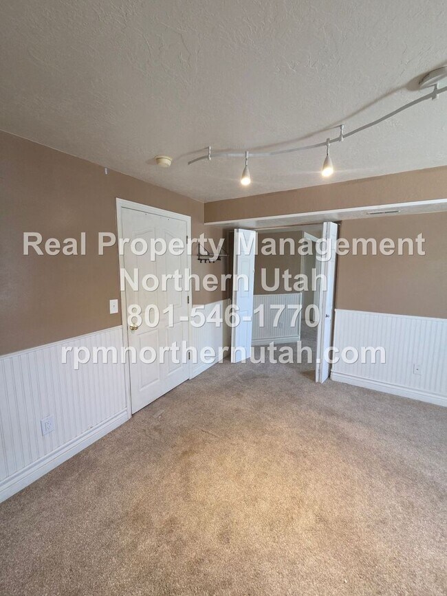 Building Photo - 2784 S 850 W