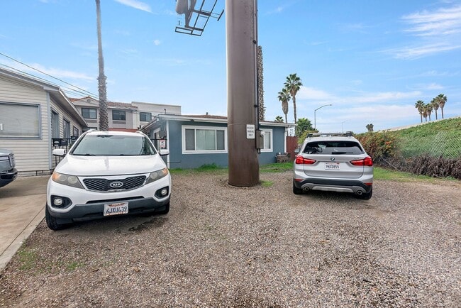 Building Photo - 4025 La Salle St