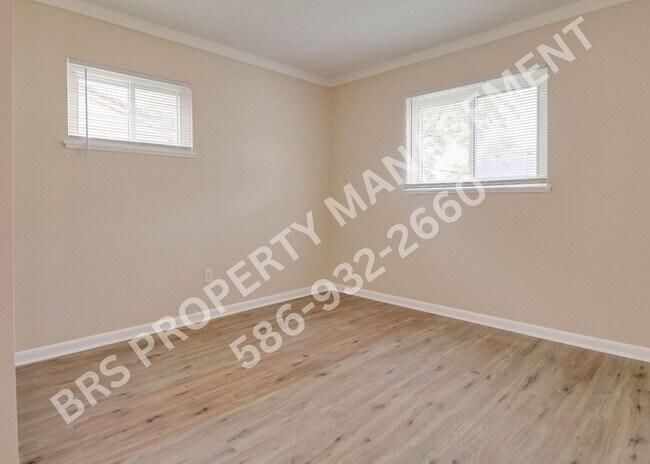Building Photo - 3 BD 1 Bath in Hazel Park