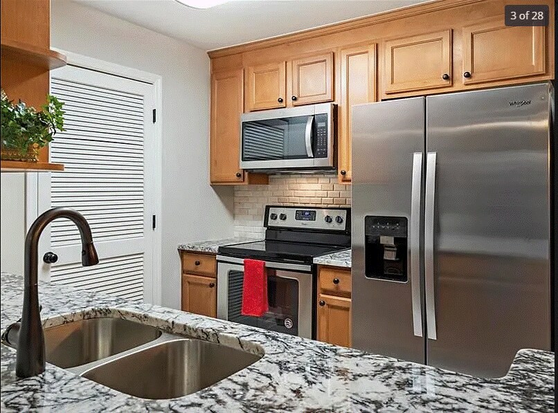 Kitchen Appliances - 515 Granville Ct