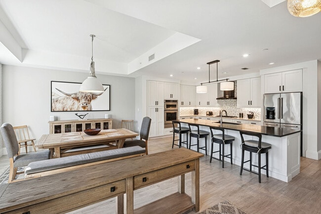 Building Photo - 1135 3rd Ave S