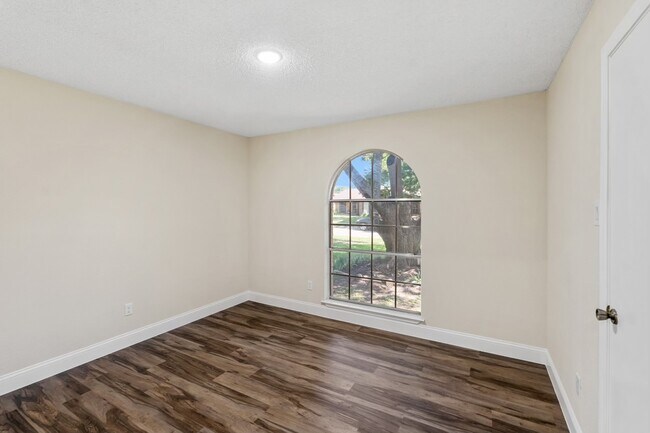 Building Photo - 1037 Alicia Ln