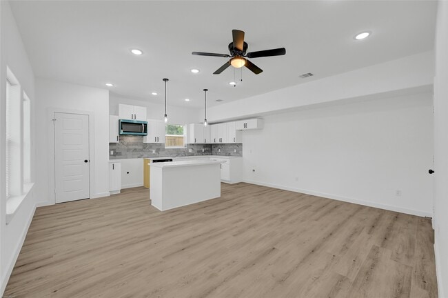 Building Photo - 8023 Birmingham St