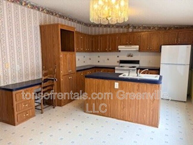 Building Photo - 112 Acorn Trail