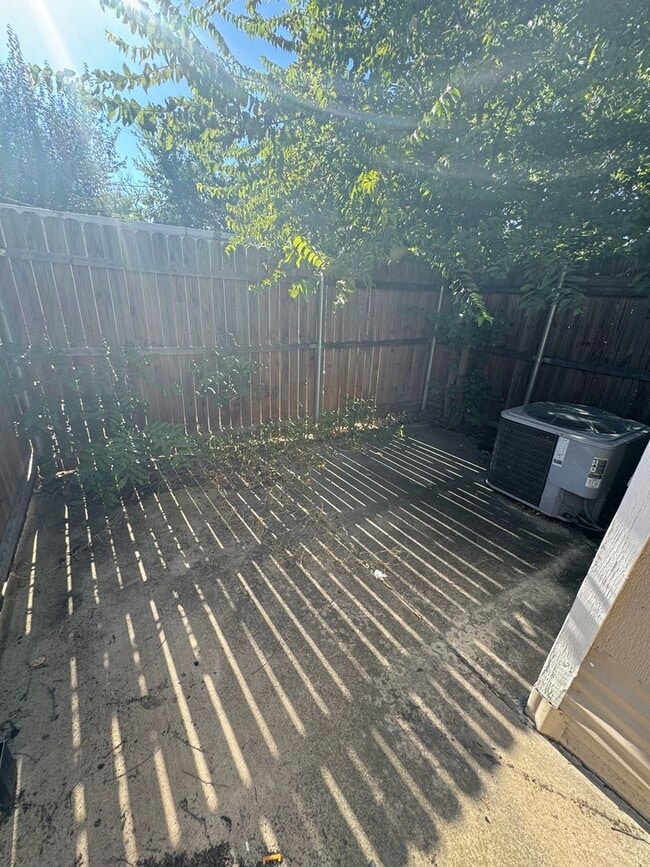 Building Photo - 2730 S Jennings St