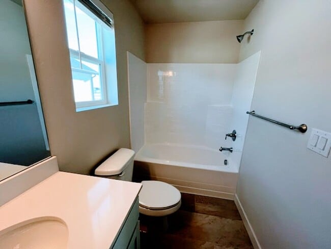 Building Photo - Fantastic GORGEOUS Home!