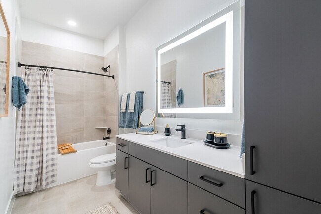 Building Photo - 15635 Memorial Dr