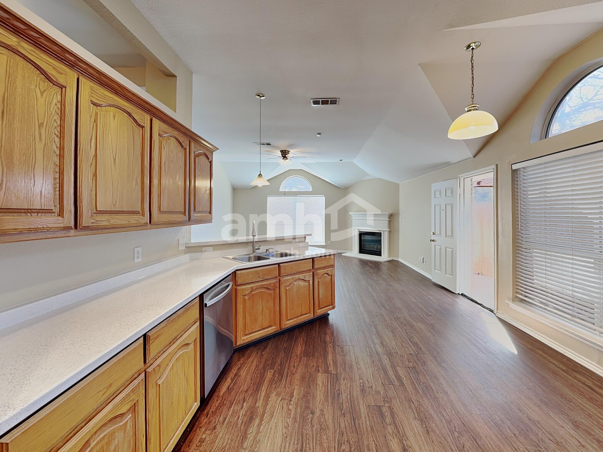 Building Photo - 909 Remington Dr