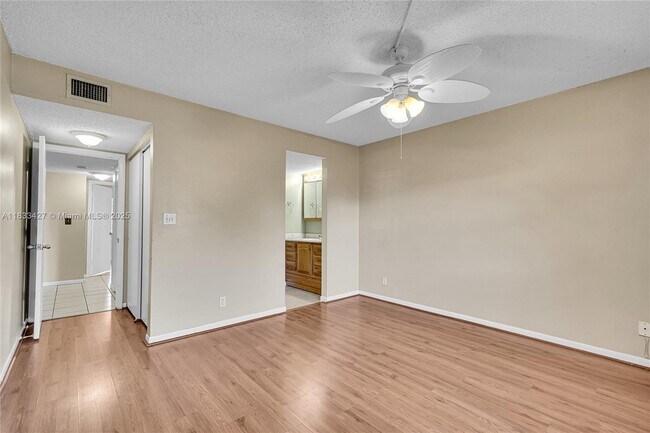 Building Photo - 1100 NW 87th Ave