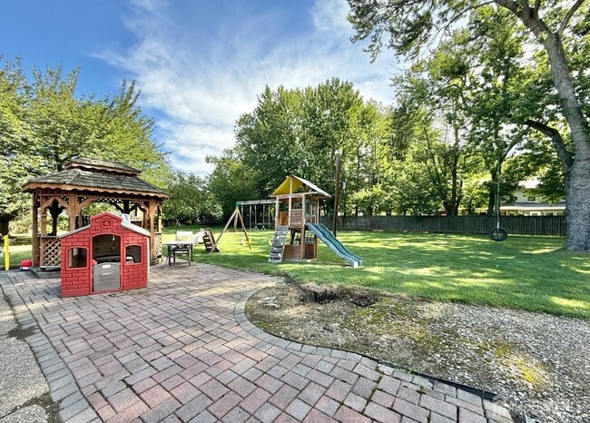 Building Photo - 452 Cranbury Rd