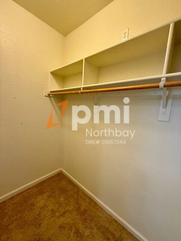 Building Photo - 424 Endberg Dr