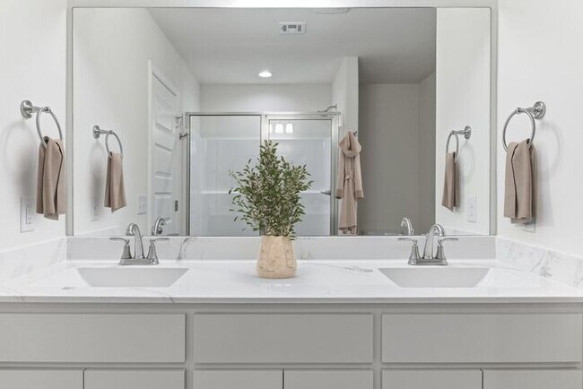 Building Photo - Spacious 4 Bed Home in Owasso – Open Living + Modern Kitchen