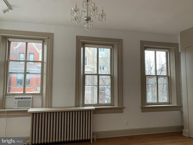 Building Photo - 812 Prince St
