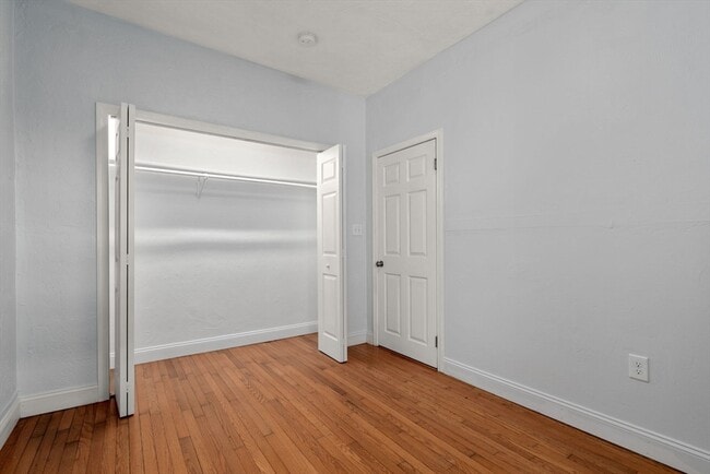 Building Photo - 34 Shelby St