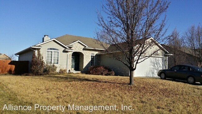 Primary Photo - 5 br, 3 bath House - 8739 William Dr.