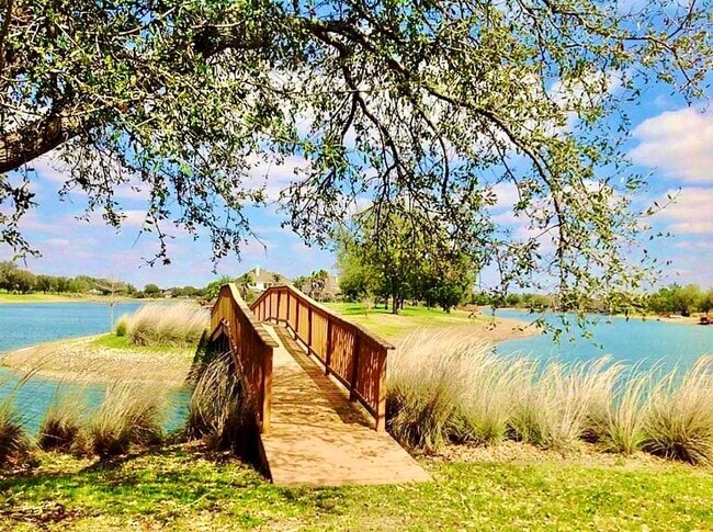 Building Photo - 30 Crestview Trail