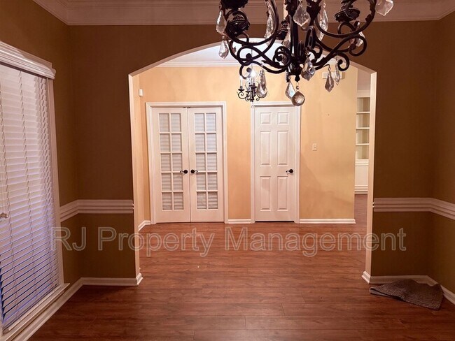Building Photo - 8610 Dena Cove W