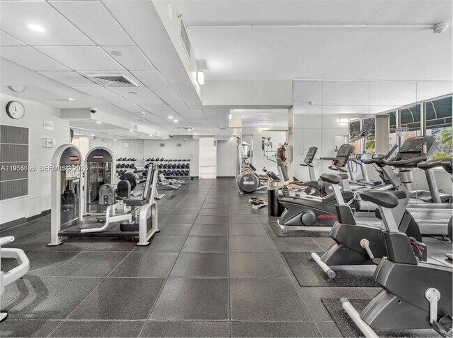 Building Photo - 888 Brickell Key Dr