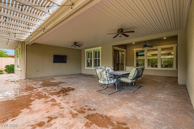 Building Photo - 6823 Willowcroft St