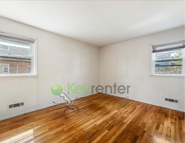 Building Photo - 199 Brookside Ave