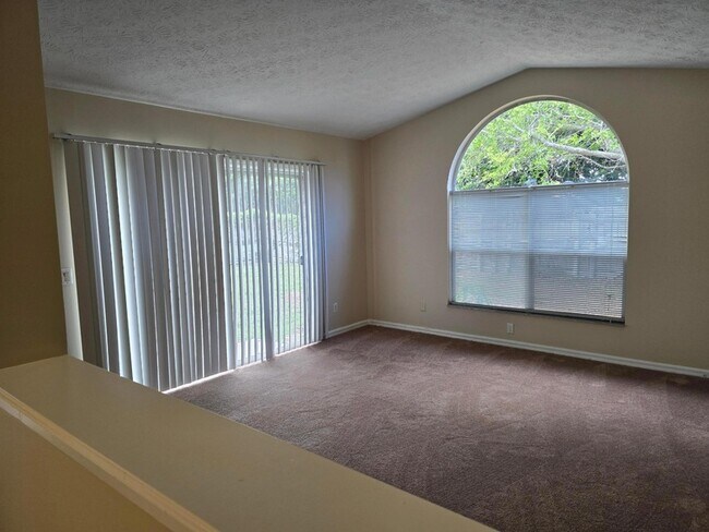 Building Photo - 2601 SE Creston Ln