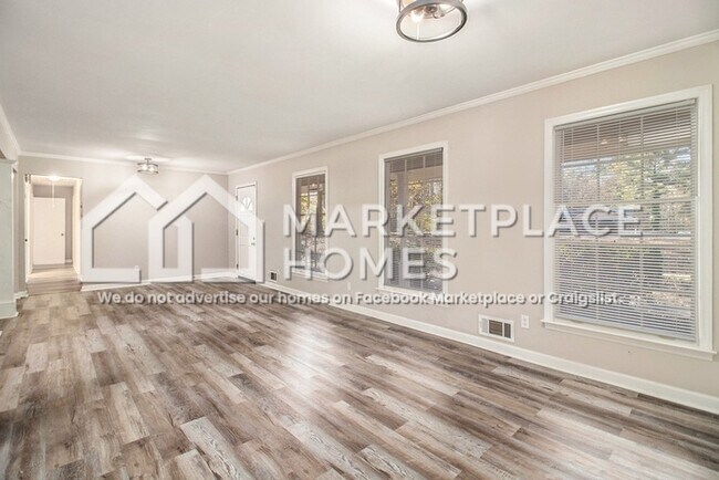 Building Photo - 3985 Cliftondale Pl