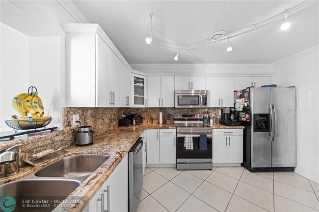 Building Photo - 8745 SW 137th Ave