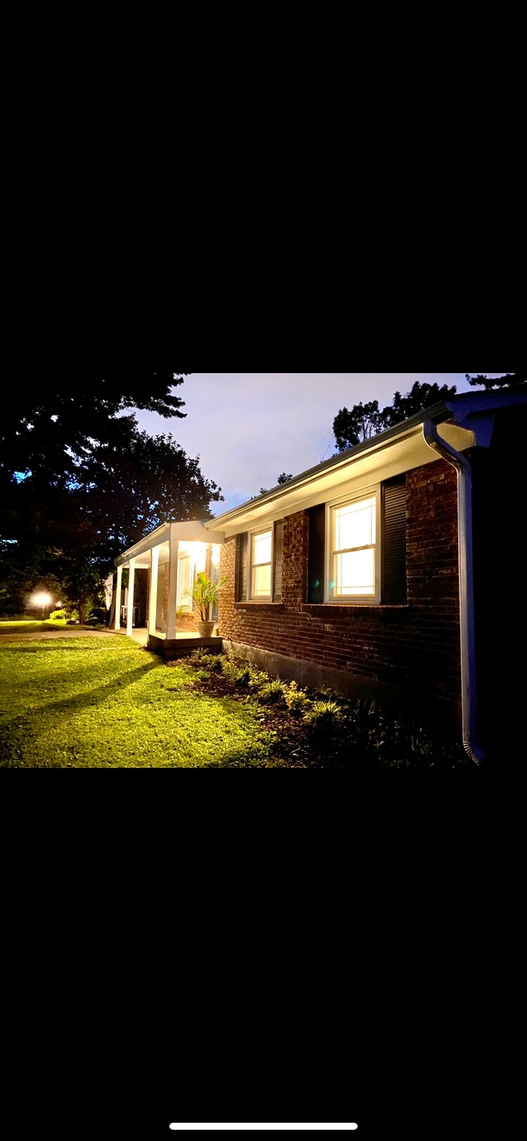 Building Photo - 8003 Broadfern Dr