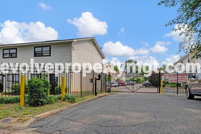 Building Photo - 3455 Pruett Ct