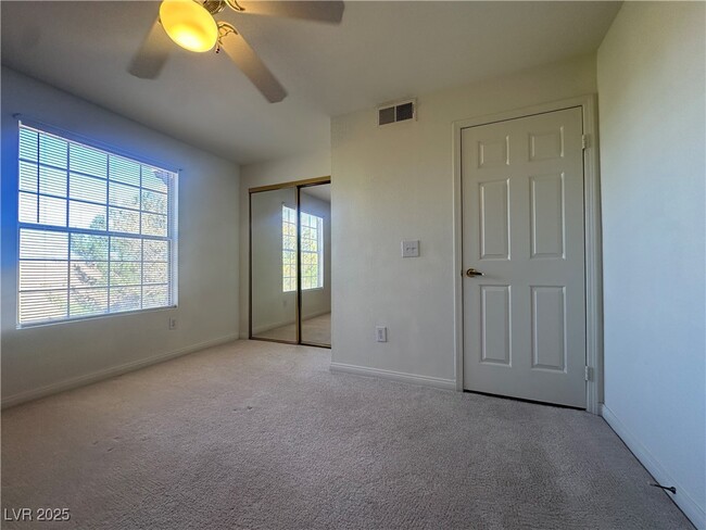 Building Photo - 231 W Horizon Ridge Pkwy