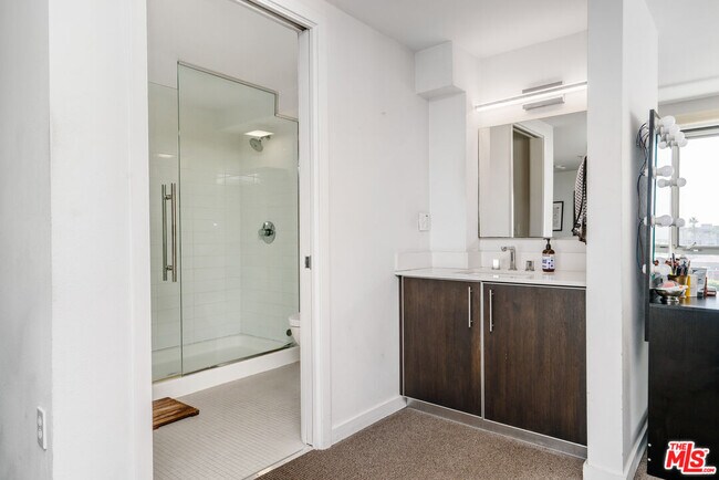 Building Photo - 4215 Glencoe Ave