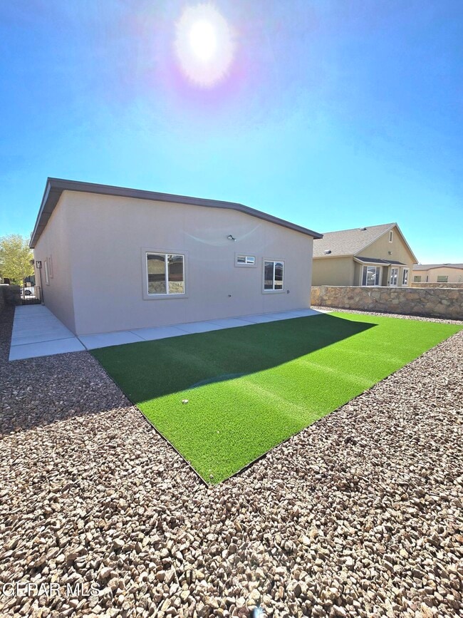 Building Photo - 3857 Loma Cortez Dr