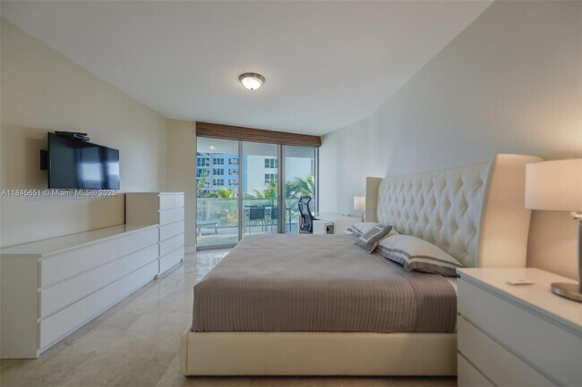 Building Photo - 3101 S Ocean Dr