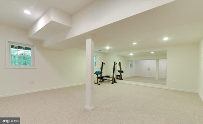 Building Photo - 7801 Cliffside Ct