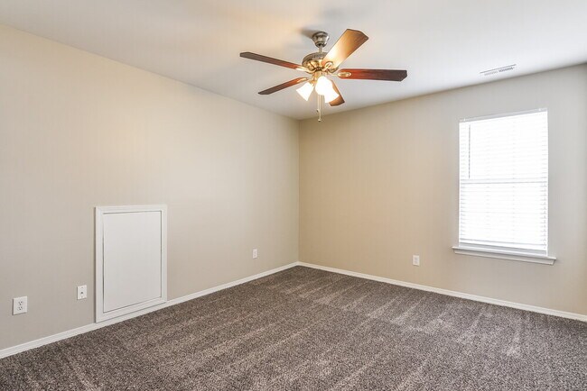 Building Photo - 3009 Satinwood Dr