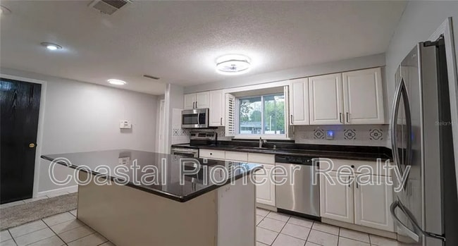 Building Photo - 7713 Heather St