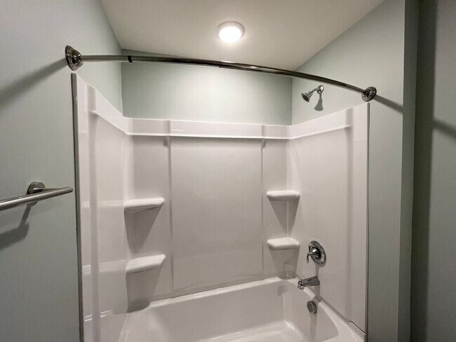 Building Photo - 2047 Trailside Dr