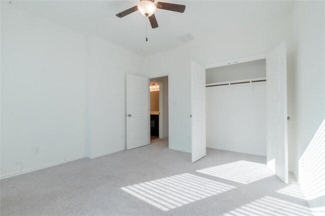 Building Photo - 1333 Terrace View Dr