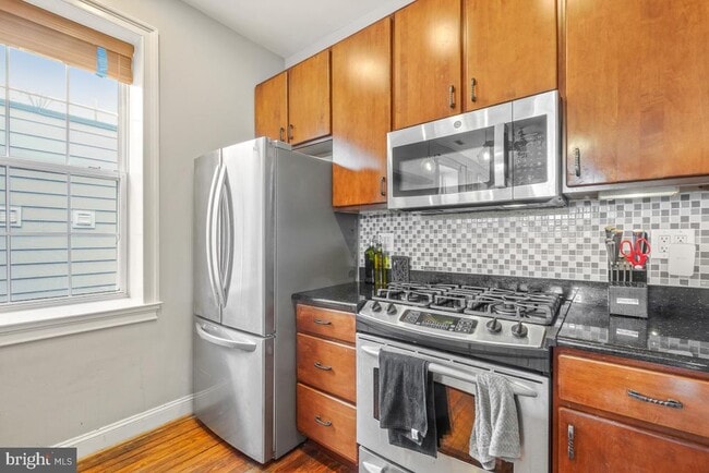Building Photo - 1543 6th St NW