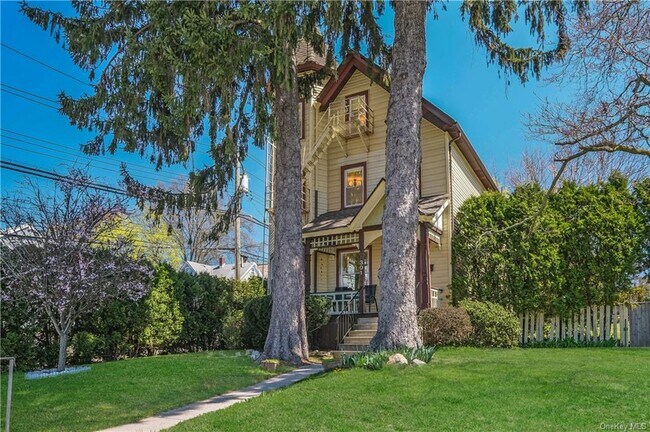 Building Photo - 301 Union Ave