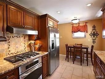 Building Photo - "Charming 3-Bedroom Retreat with 2 Full Baths in Prime Saint Louis Location - 1537 Sq Ft of Comfo...